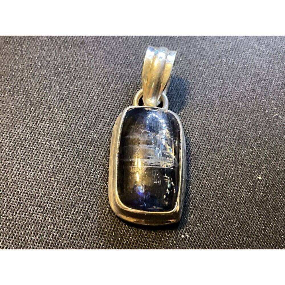 925 Sterling Silver Pendant Labradorite Gemstone. Large Bail